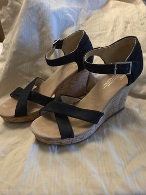 Toms Black Cork Wedge Platform Sandals Strappy Ankle Strap Sz 8W